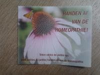 Homeopathie-adepten verspreiden petitie-flyer Homeopathie-adepten verspreiden petitie-flyer