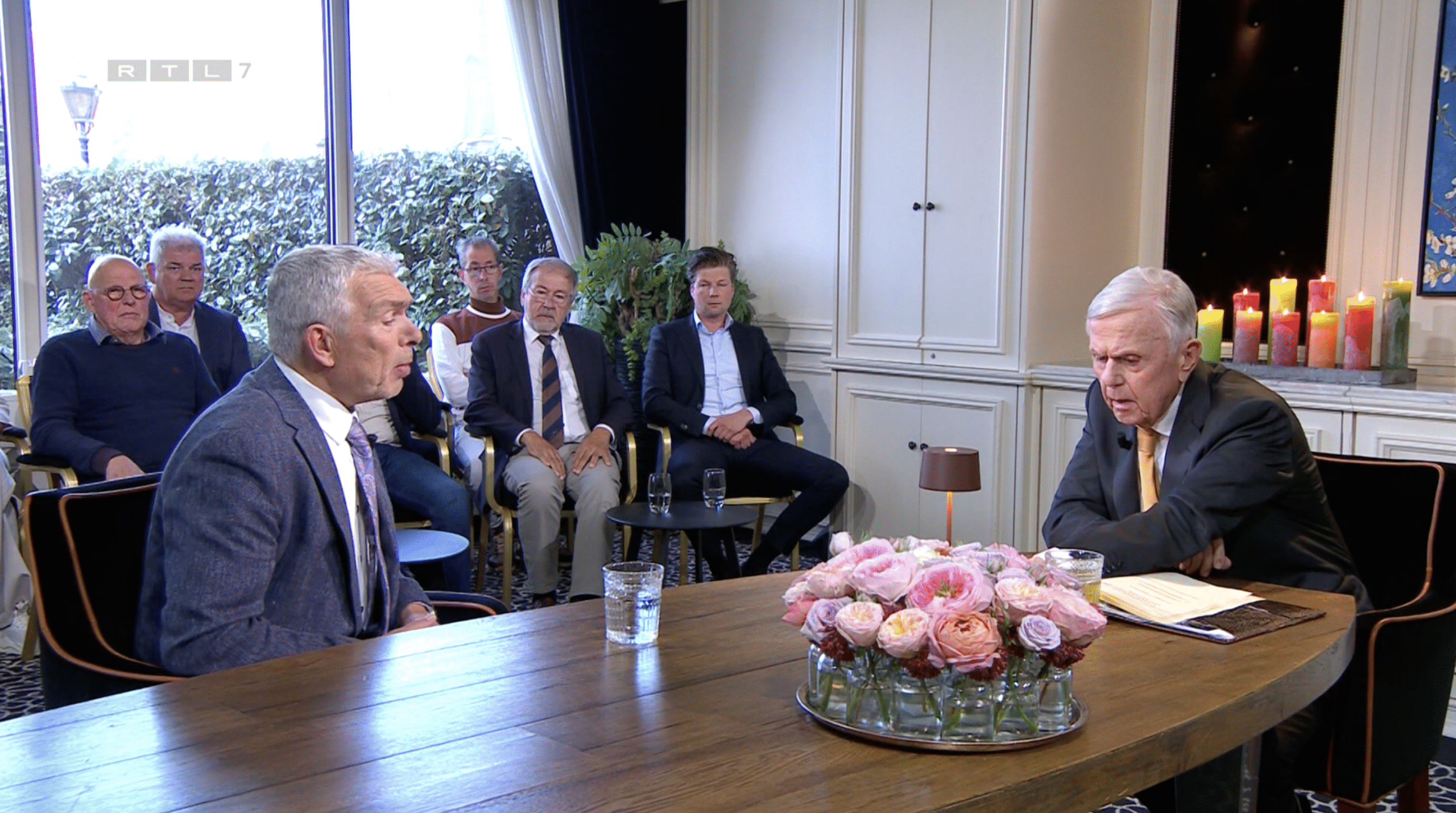 Cor Kok bij Harry Mens in Businessclass.